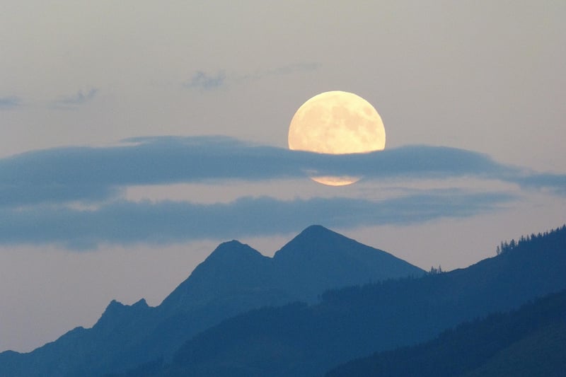 Full Moon Weddings
